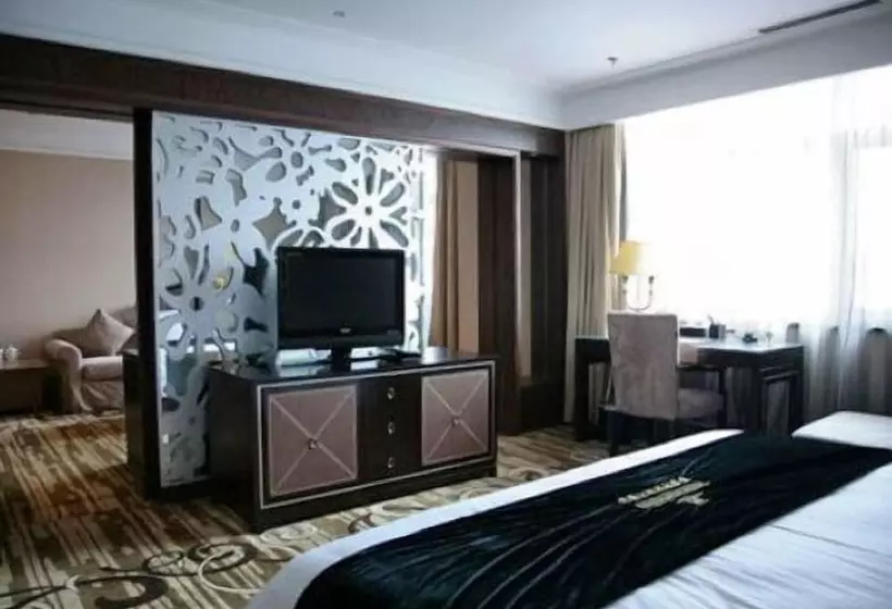 Hotel Qingdao Danube International