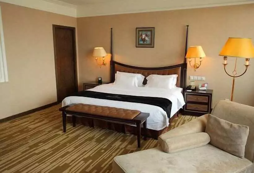 Hotel Qingdao Danube International