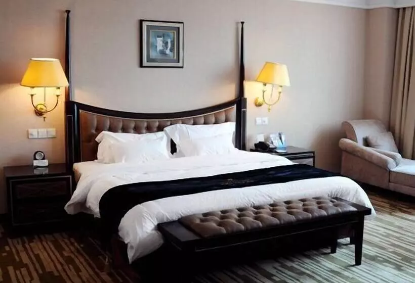 Hotel Qingdao Danube International