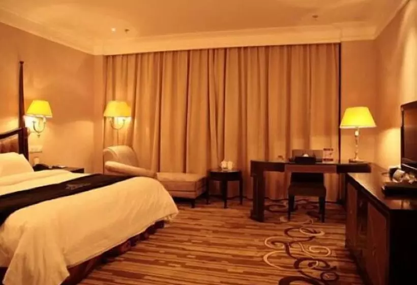 Hotel Qingdao Danube International