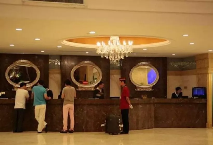 Hotel Qingdao Danube International