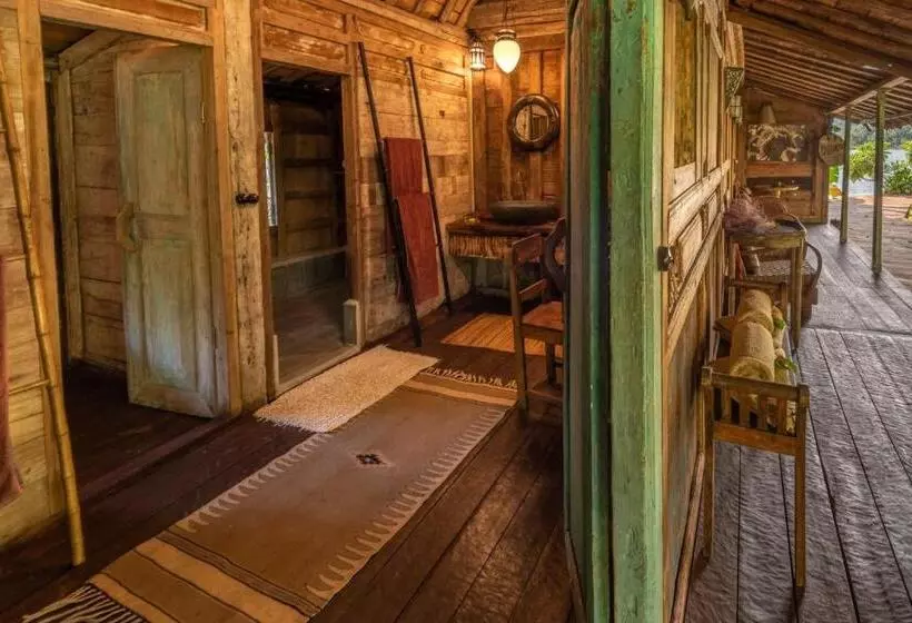 酒店 Ratua Private Island Resort