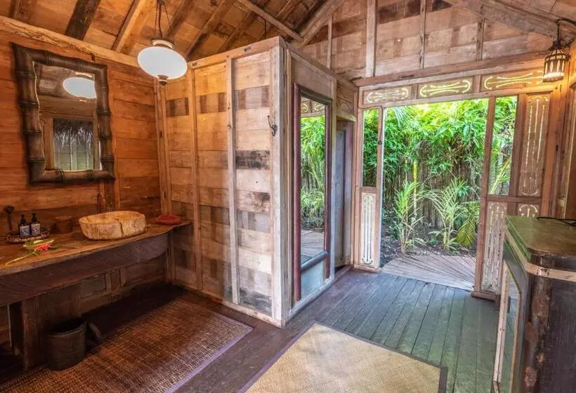 酒店 Ratua Private Island Resort