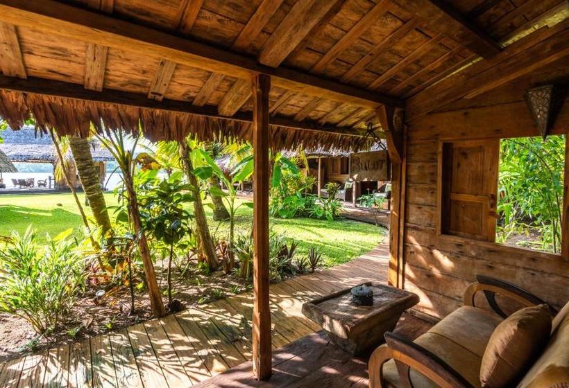 酒店 Ratua Private Island Resort