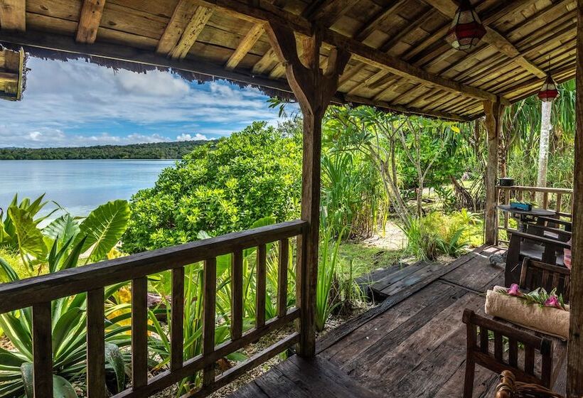 酒店 Ratua Private Island Resort