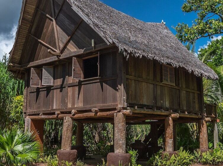 酒店 Ratua Private Island Resort