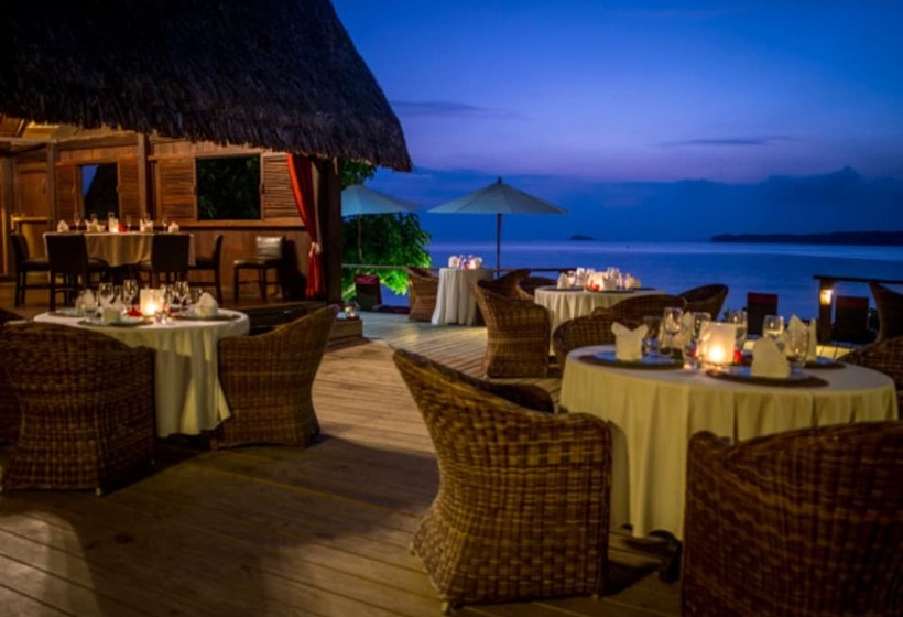 酒店 Ratua Private Island Resort