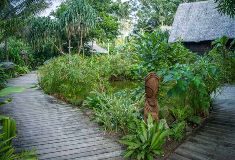 酒店 Ratua Private Island Resort