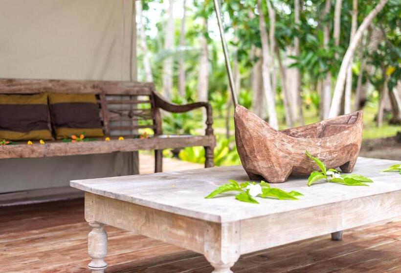 酒店 Ratua Private Island Resort