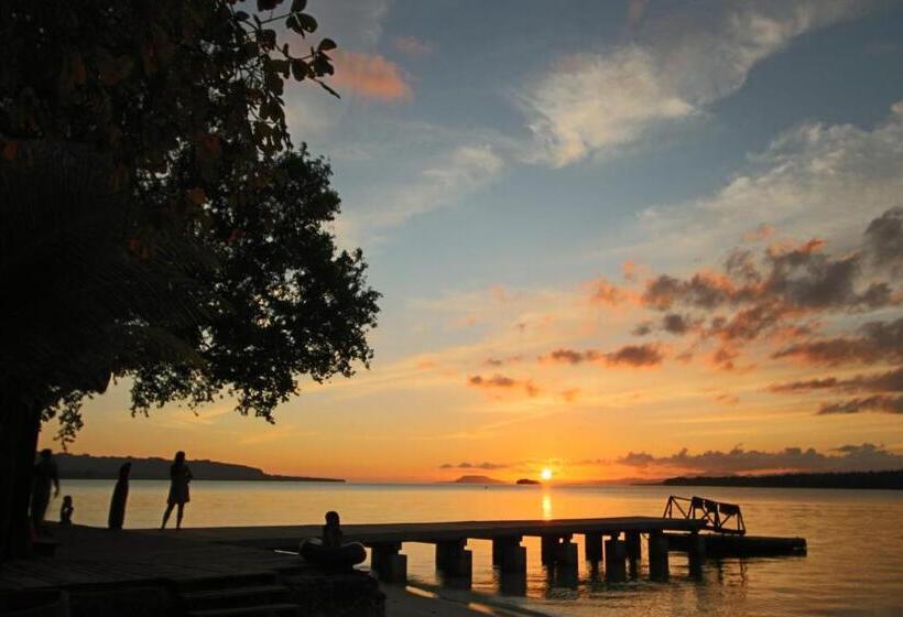 酒店 Ratua Private Island Resort