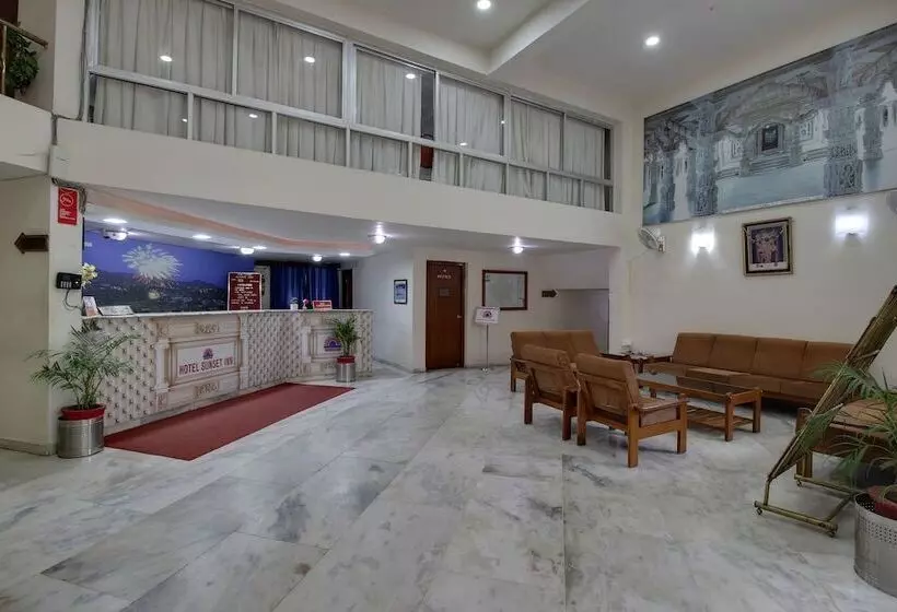 ホテル Sunset Inn Mount Abu With Swimming Pool
