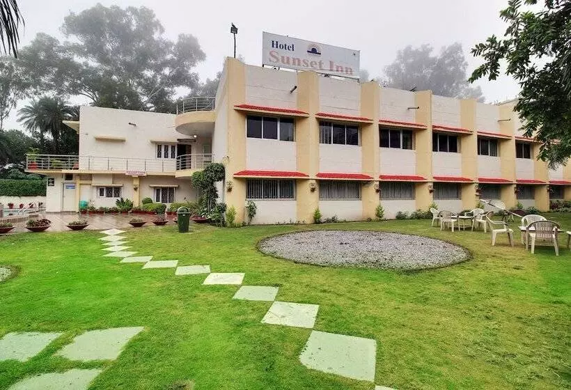 ホテル Sunset Inn Mount Abu With Swimming Pool