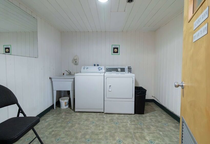 호텔 Super 8 By Wyndham Prince George