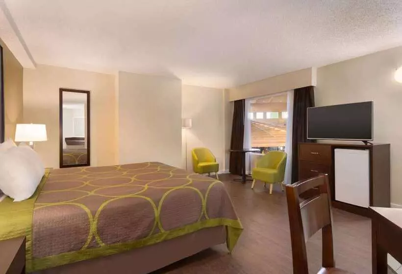 호텔 Super 8 By Wyndham Prince George