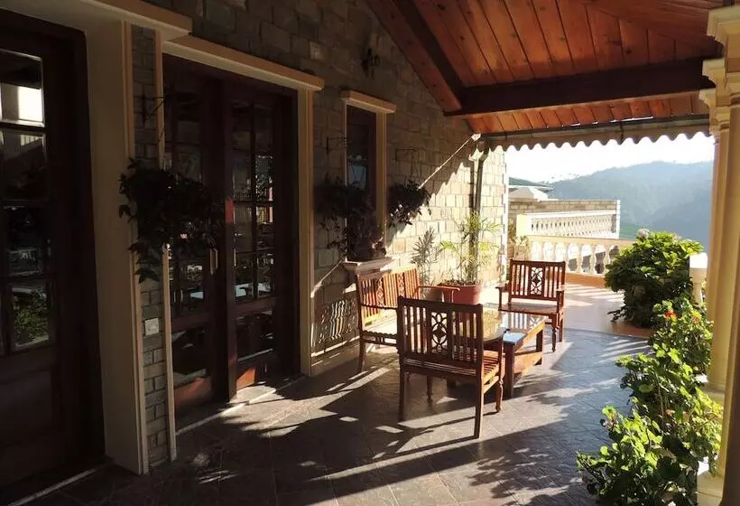 Hotelli Welcomheritage Windsor Lodge