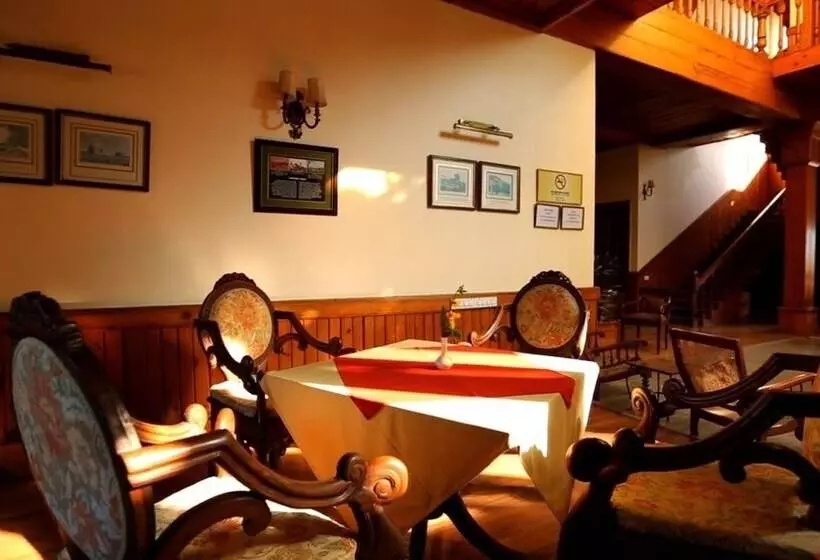 Hotelli Welcomheritage Windsor Lodge