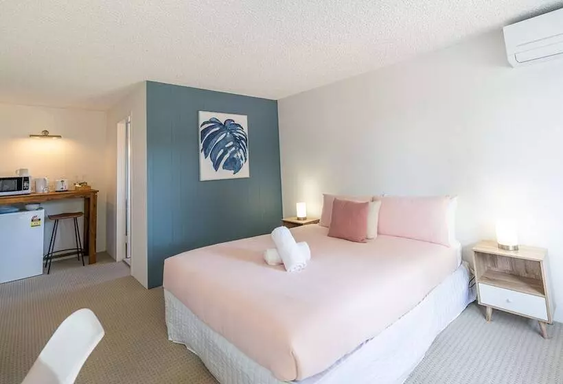 Coast Motel Eden