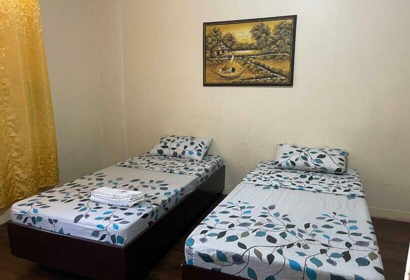 Bed and Breakfast Alta Ria Backpacker’s Inn And Alta Bistro