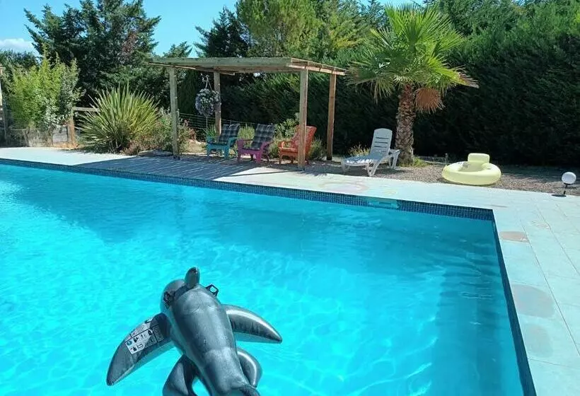 Aamiaismajoitus (B&B) Chambres Tomate, Dans Maison Avec Petit Escalier Et Stanna, à 6km Du Festival De Piano De La Roque D