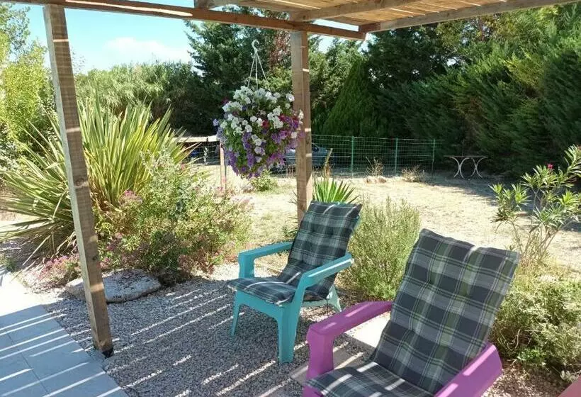 Aamiaismajoitus (B&B) Chambres Tomate, Dans Maison Avec Petit Escalier Et Stanna, à 6km Du Festival De Piano De La Roque D