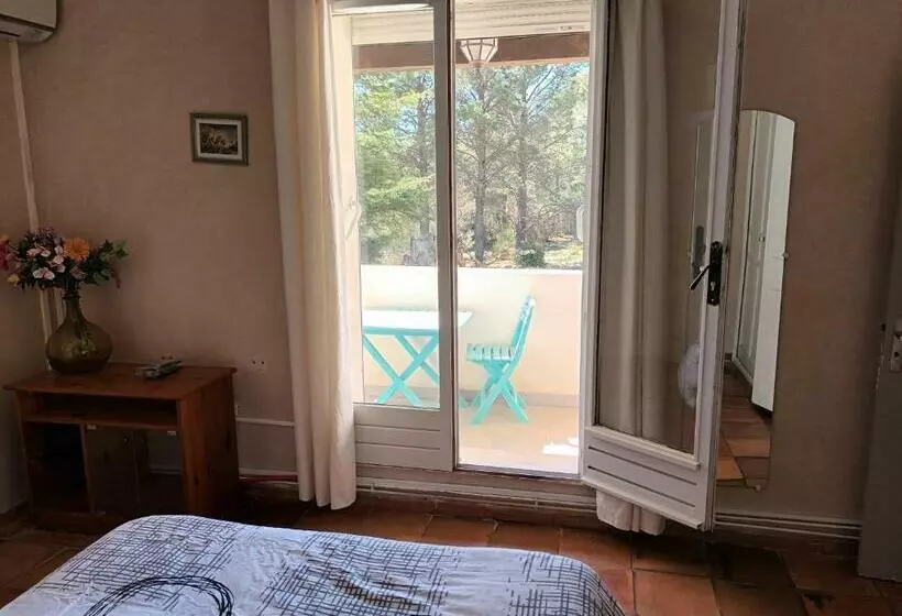 Aamiaismajoitus (B&B) Chambres Tomate, Dans Maison Avec Petit Escalier Et Stanna, à 6km Du Festival De Piano De La Roque D