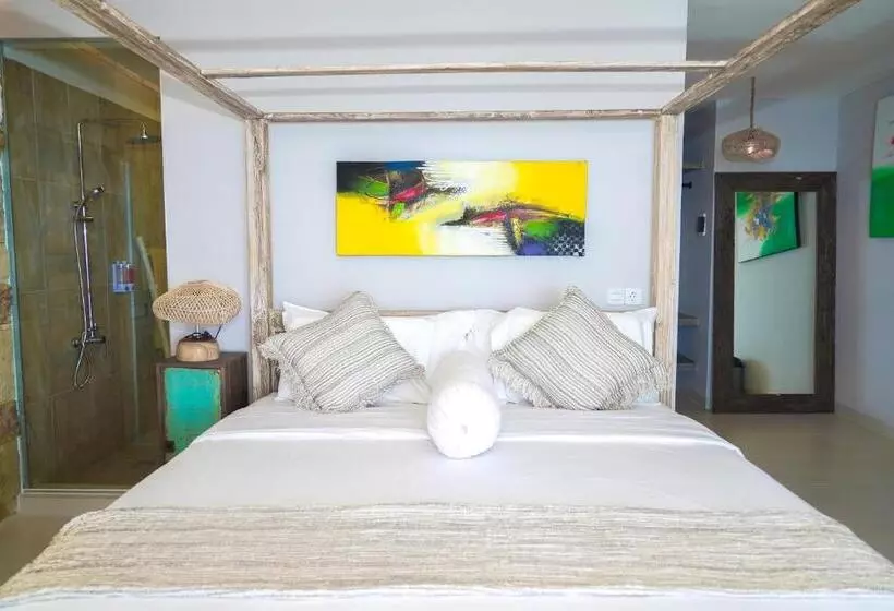 Hotelli Theodor At Labuan Bajo