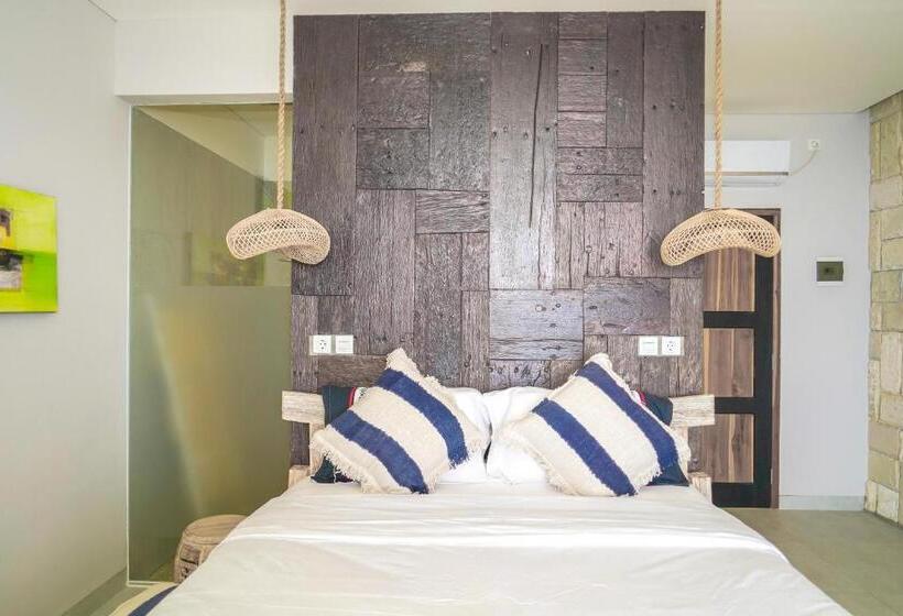 בית מלון כפרי Theodor At Labuan Bajo