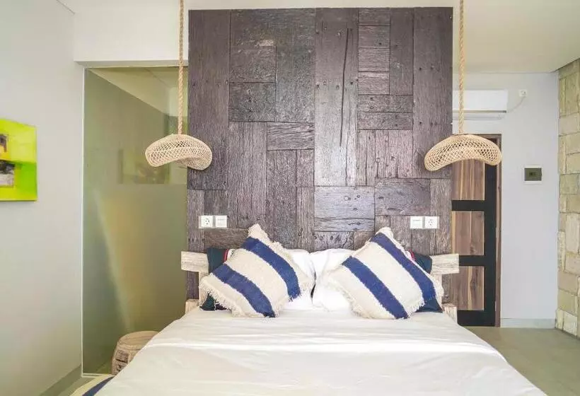 Hotelli Theodor At Labuan Bajo