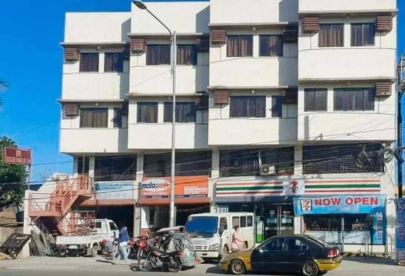 ホテル Reddoorz @ H.f. Golden Travellers Inn