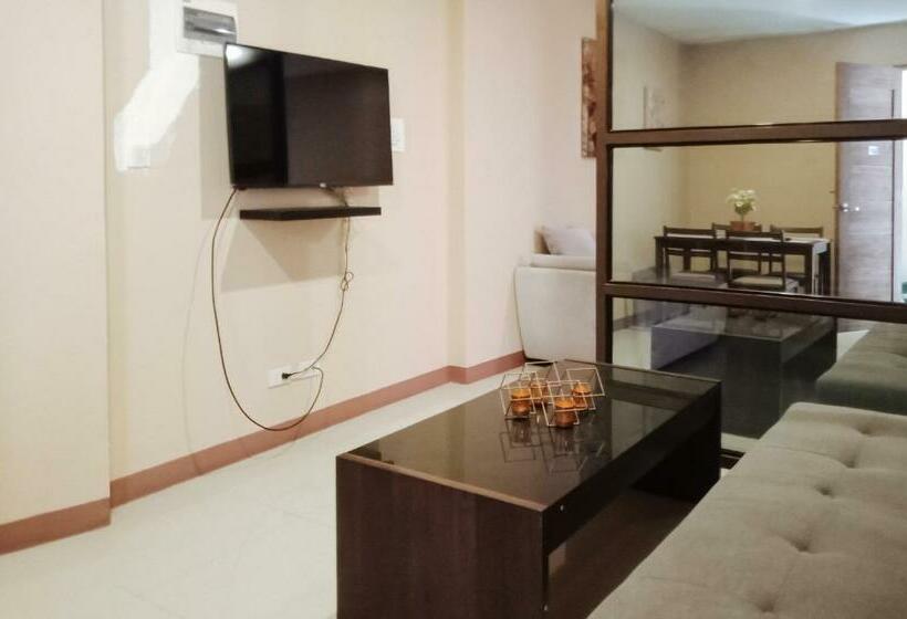 בית מלון כפרי Reddoorz @ H.f. Golden Travellers Inn