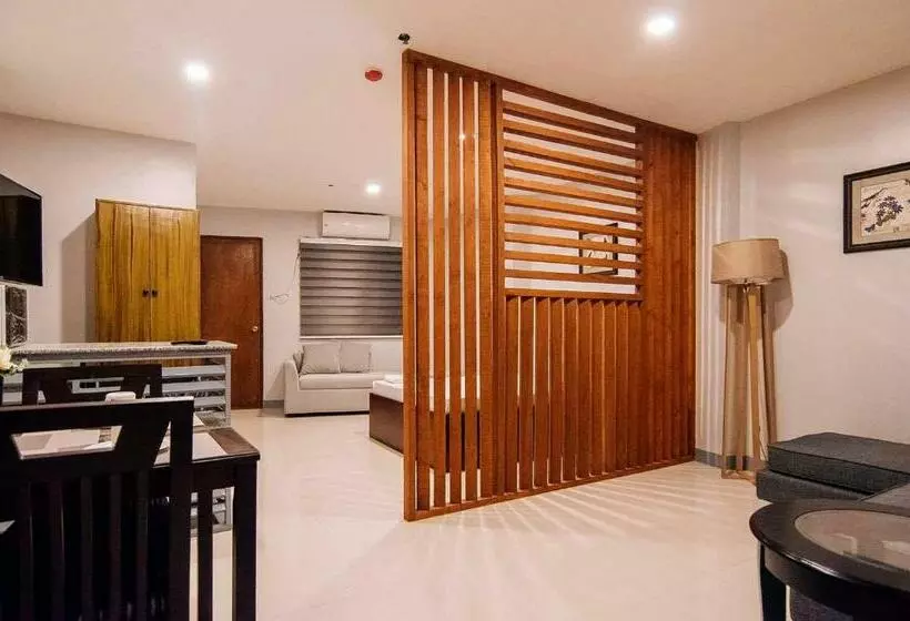 ホテル Reddoorz @ H.f. Golden Travellers Inn