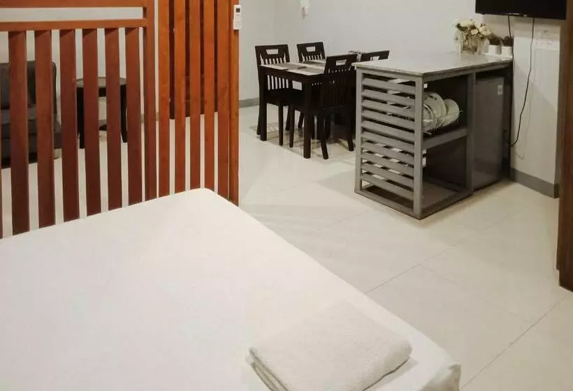 ホテル Reddoorz @ H.f. Golden Travellers Inn