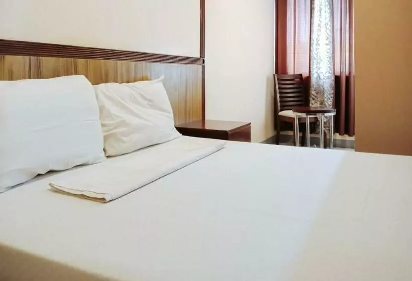 ホテル Reddoorz @ H.f. Golden Travellers Inn