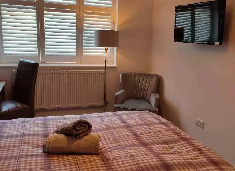 Majatalo Room In Guest Room   Apple House Wembley