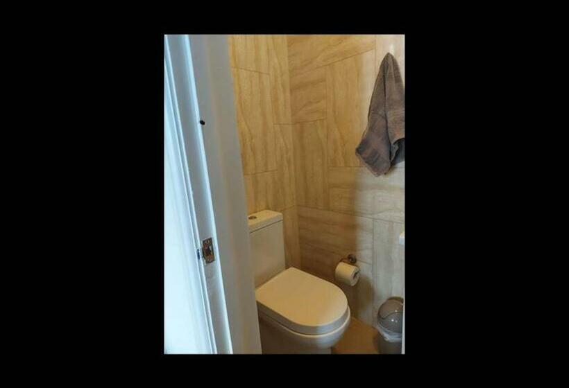 펜션 Room In Guest Room Apple House Wembley