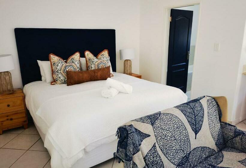 بنسيون The Yellow Door Guesthouse