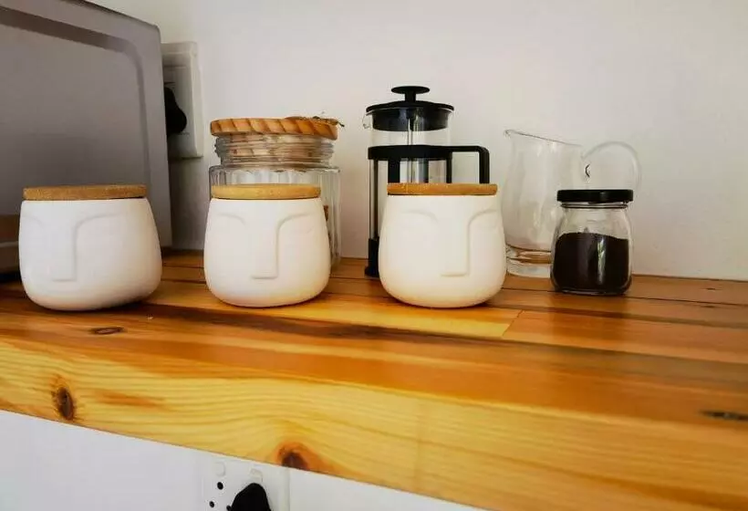 Majatalo The Yellow Door Guesthouse