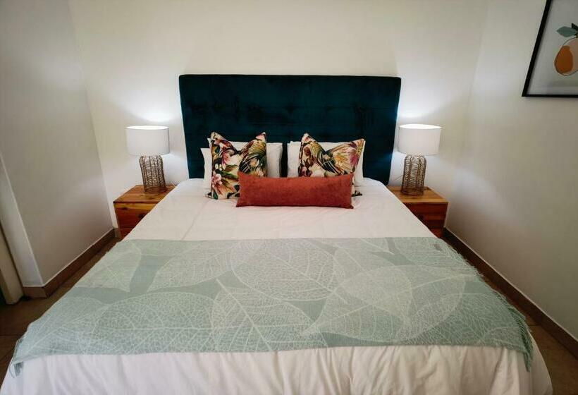 بنسيون The Yellow Door Guesthouse