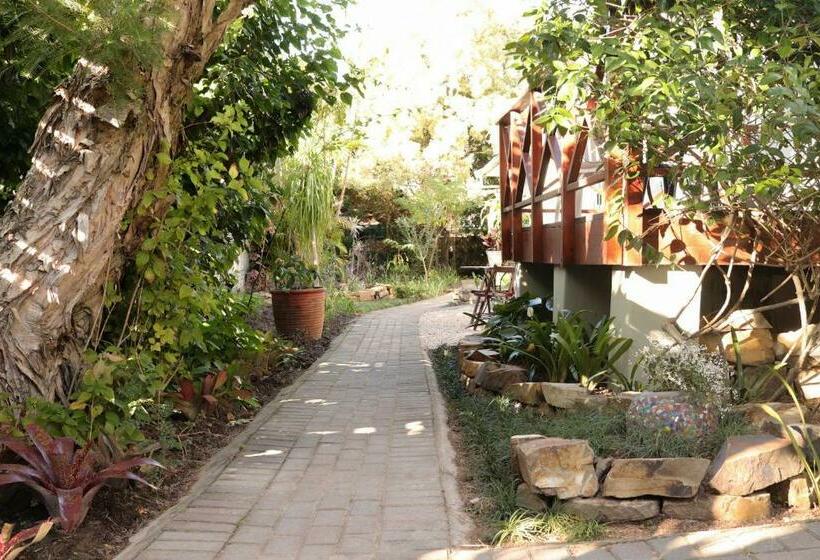 بنسيون The Yellow Door Guesthouse