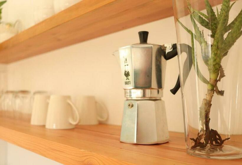 بنسيون The Yellow Door Guesthouse