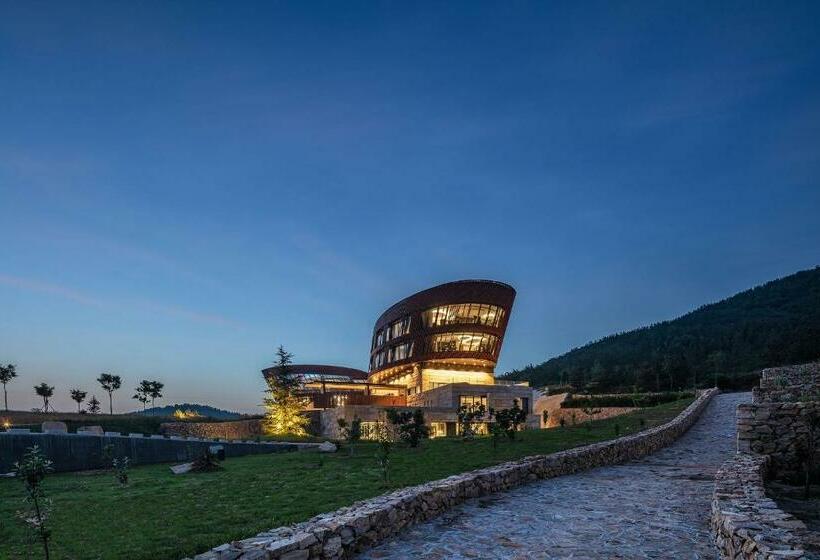 فندق Runaway Cow Winery Retreat