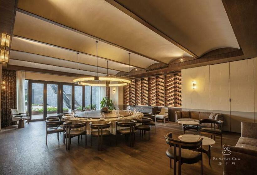 فندق Runaway Cow Winery Retreat