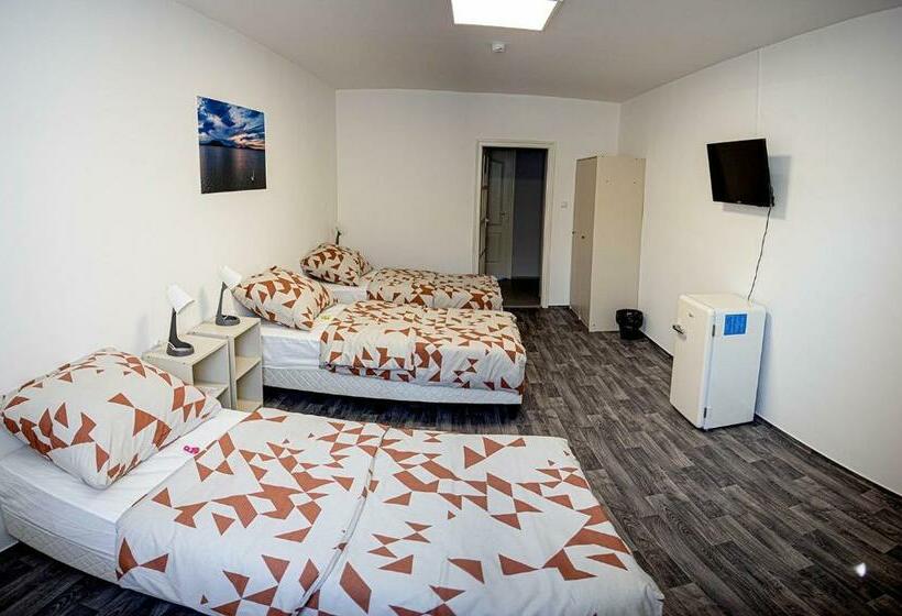 Общежитие Kisgáti Vendégház