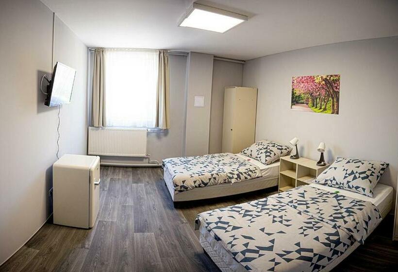 Общежитие Kisgáti Vendégház