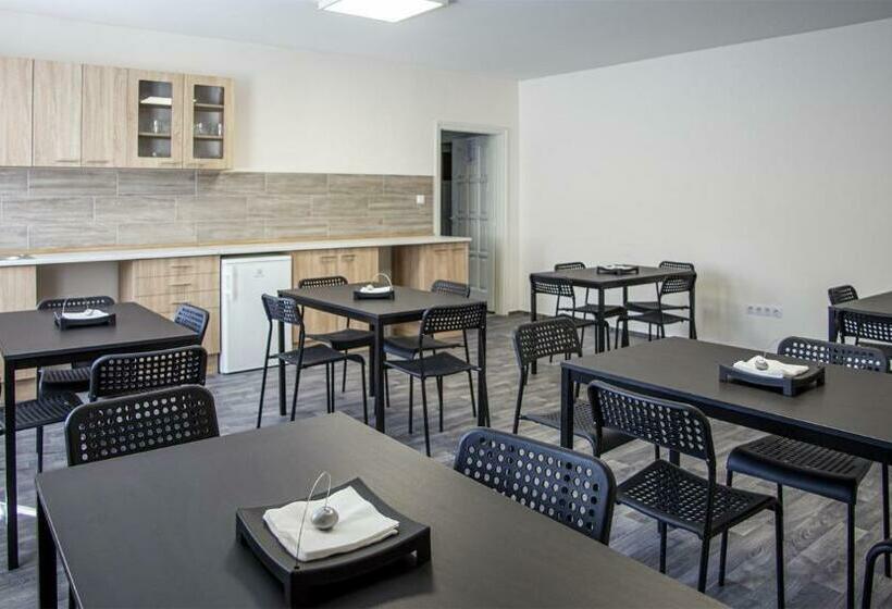 Общежитие Kisgáti Vendégház