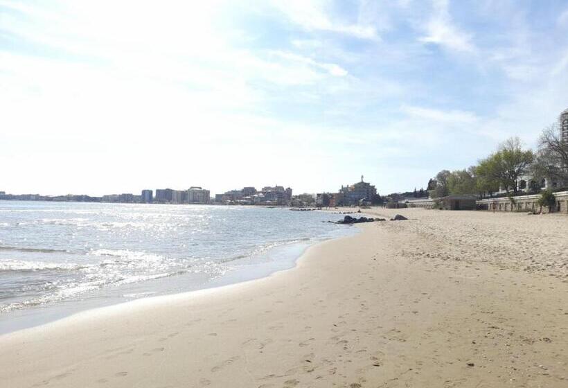 Sea Dreams Apartment