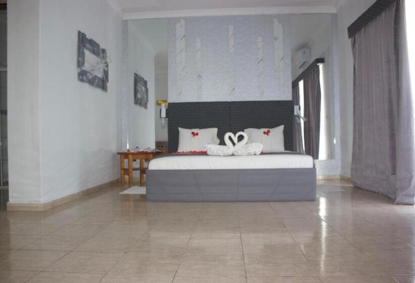 هتل Falucho Paradise Beach