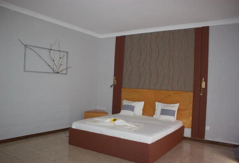 هتل Falucho Paradise Beach