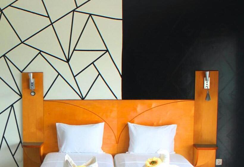 هتل Falucho Paradise Beach