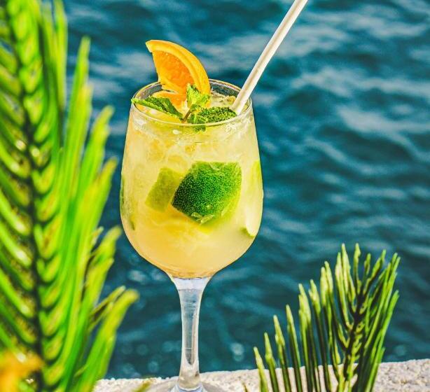 هتل Falucho Paradise Beach